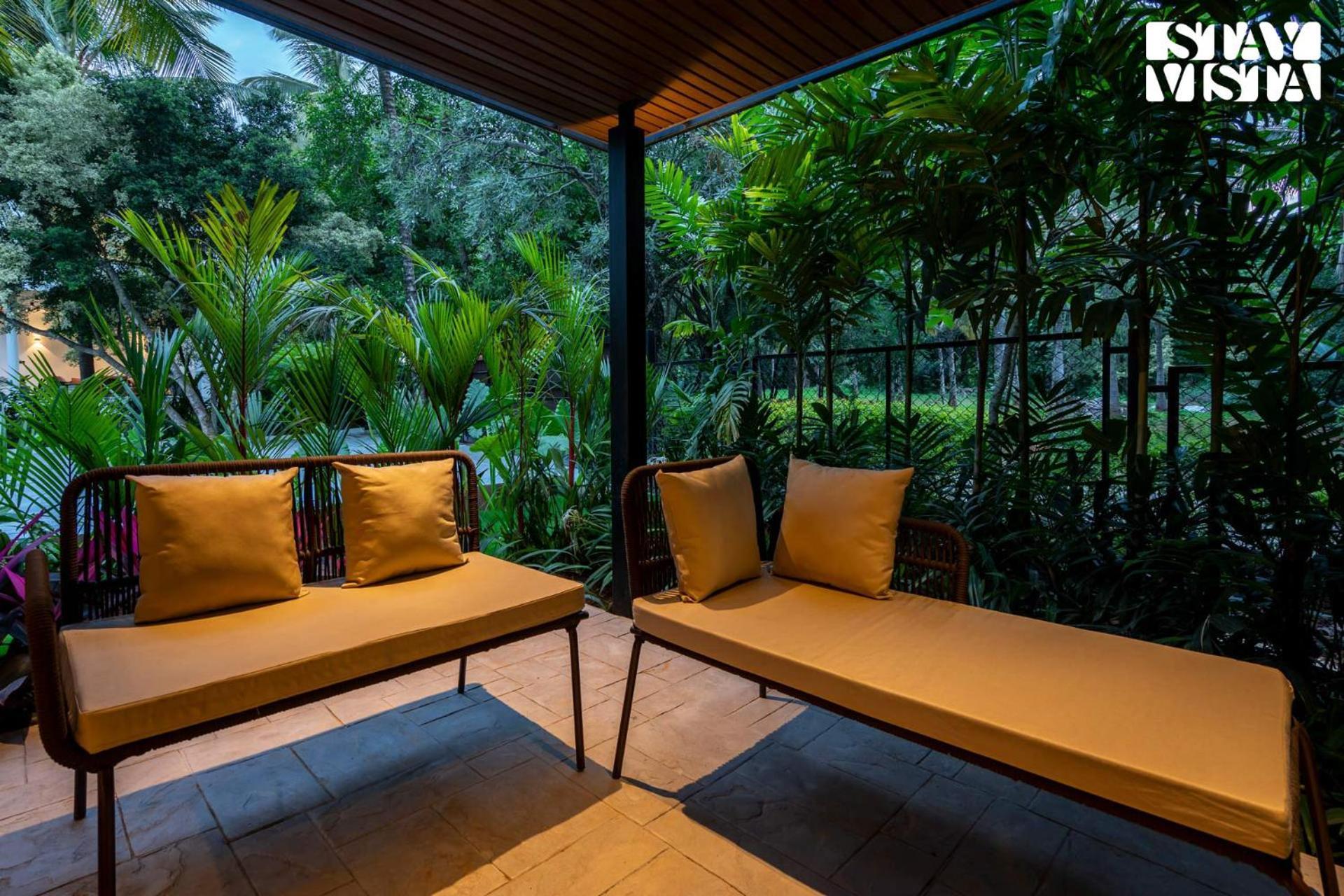 Stayvista At M Villa With Breakfast Included 벵갈루루 외부 사진