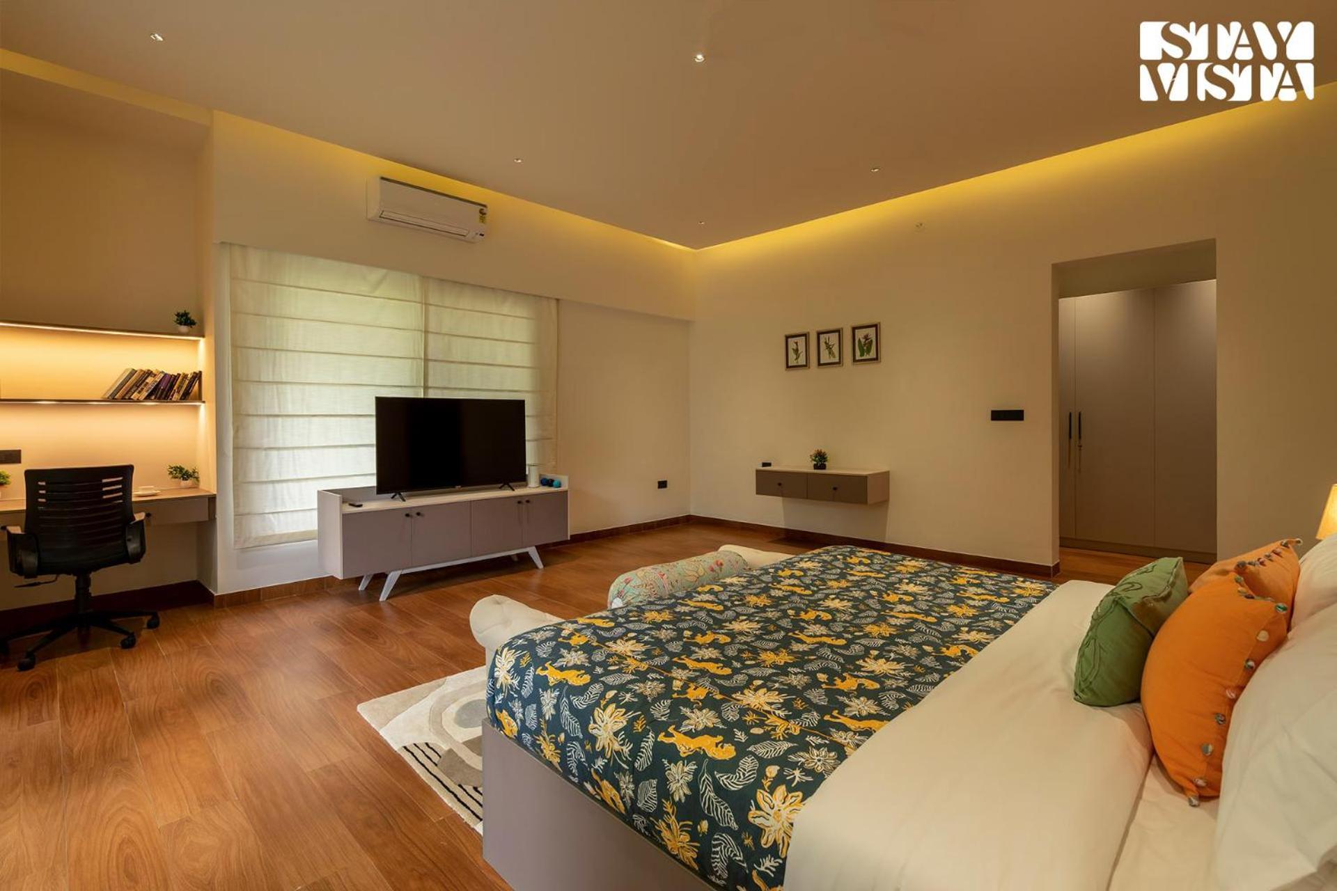 Stayvista At M Villa With Breakfast Included 벵갈루루 외부 사진